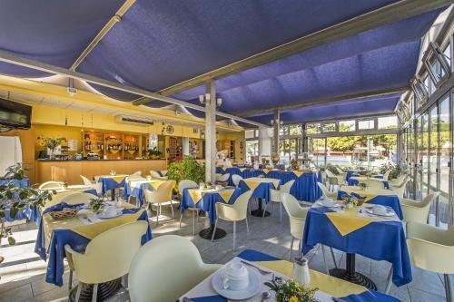 Hotel Minerva Lignano Sabbiadoro Buitenkant foto