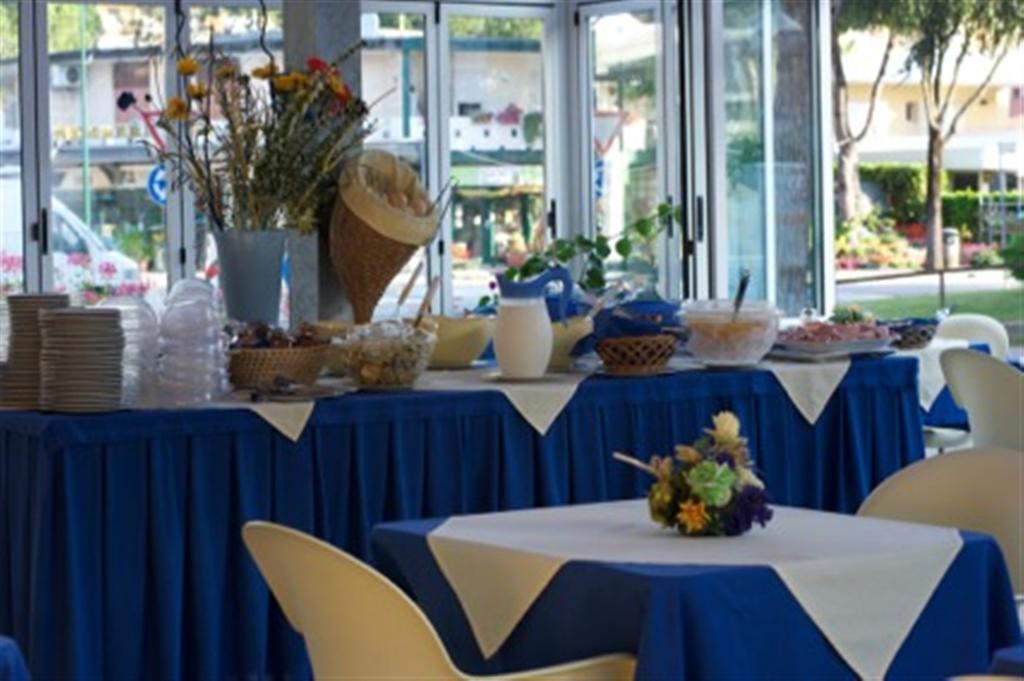 Hotel Minerva Lignano Sabbiadoro Buitenkant foto