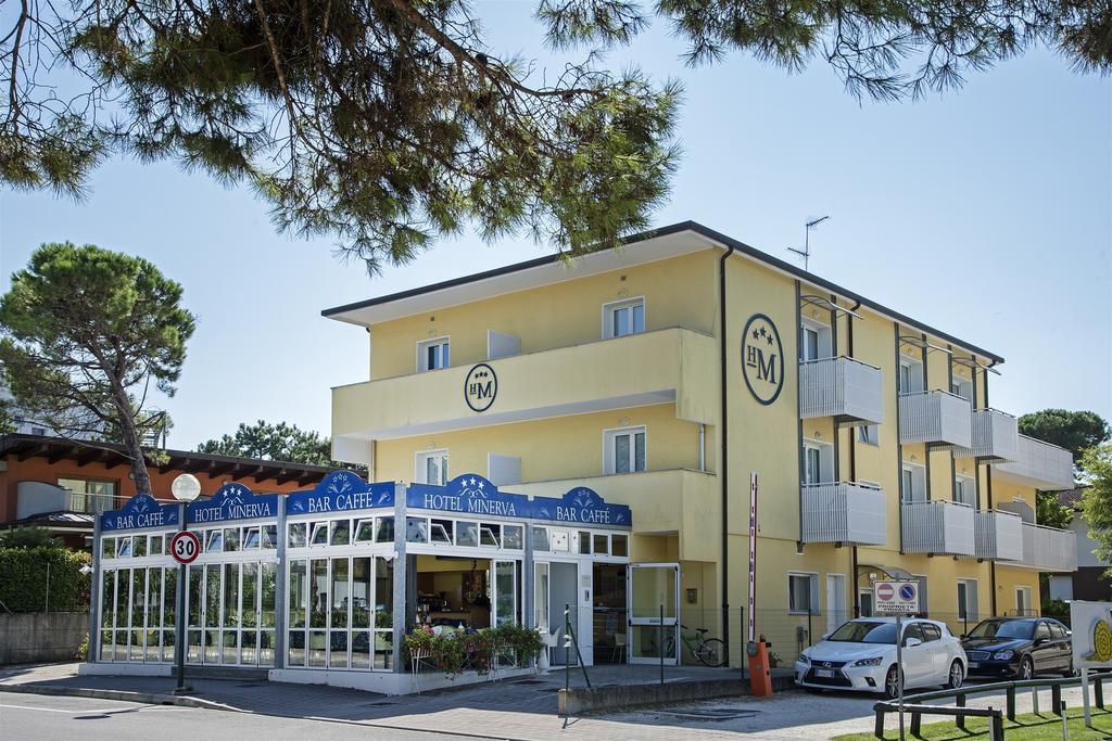 Hotel Minerva Lignano Sabbiadoro Buitenkant foto